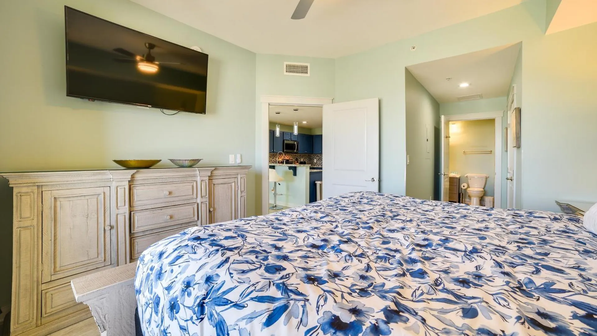 Lägenhet Breezy Panama City Beach Condo With Private Balcony!